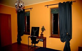 1883 Restaurant & Rooms